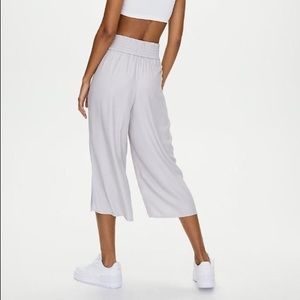 NWT Aritizia Sullivan Wide Leg Cropped Pant Ice Grey